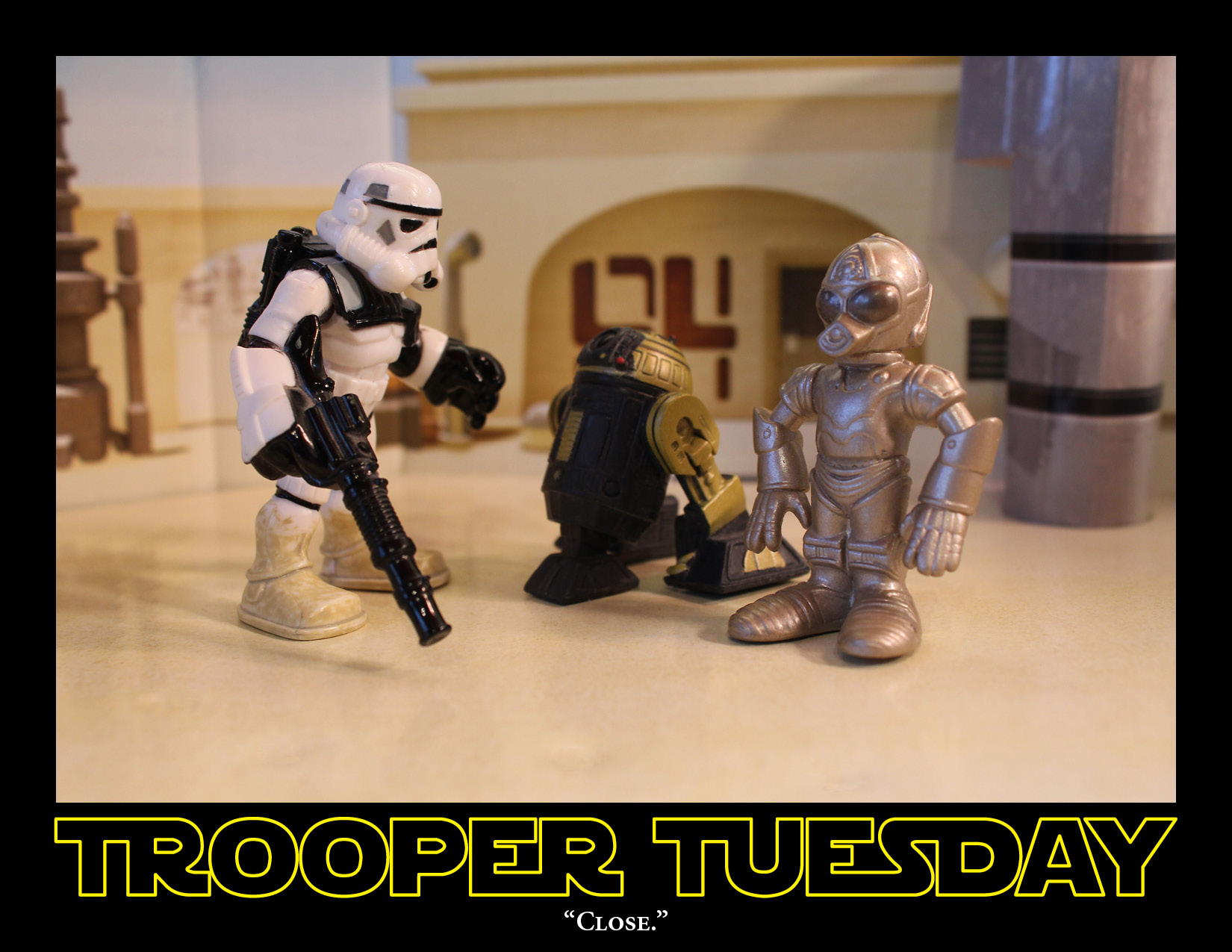 Sandy and two droids.